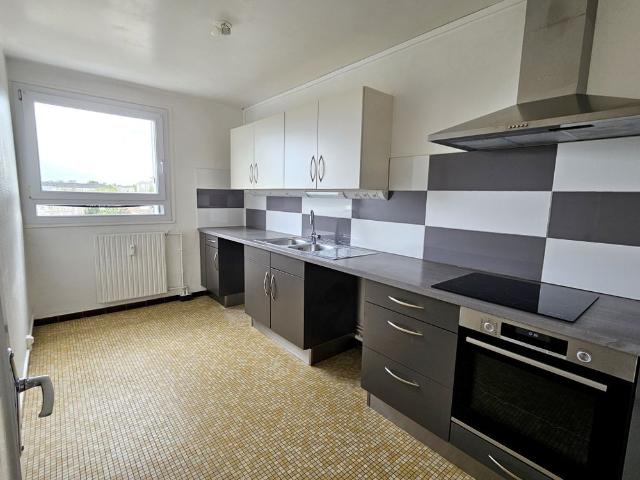 Location Appartement 4 pièces 77m² COMPIEGNE 60200