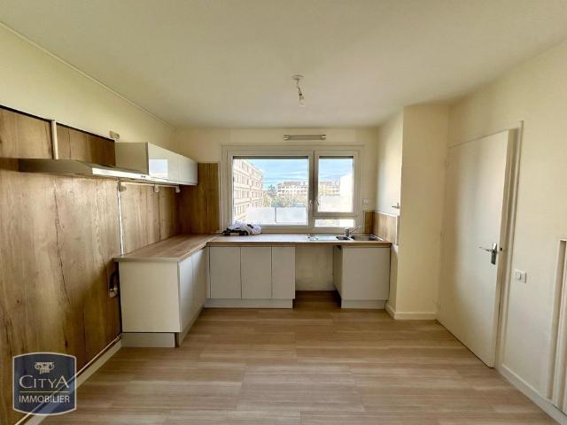 Location Appartement 4 pièces 77m² BOURG EN BRESSE 01000