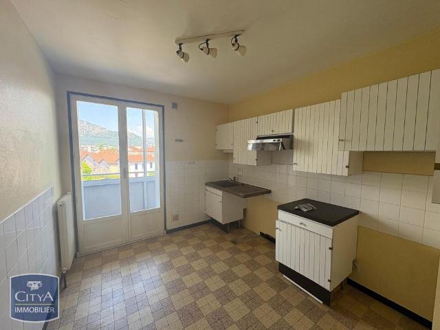 Location Appartement 4 pièces 77m² FONTAINE 38600