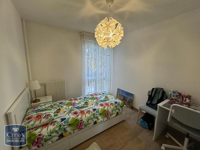 Location Appartement 4 pièces 77m² VITROLLES 13127