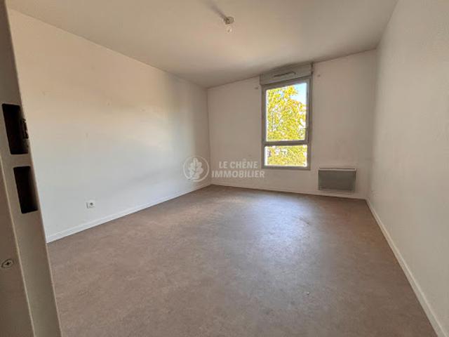 Location Appartement 4 pièces 74.32 m2 Saint Cyr l'Ecole