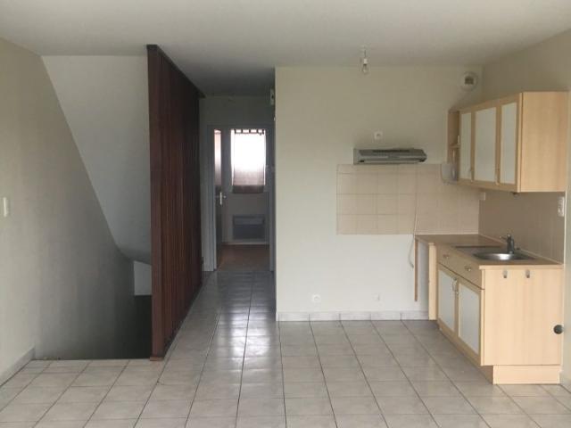 Location Appartement 4 pièces 74m² ONET LE CHATEAU 12850