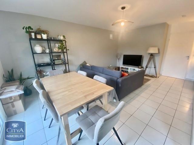 Location Appartement 4 pièces 74m² WAMBRECHIES 59118