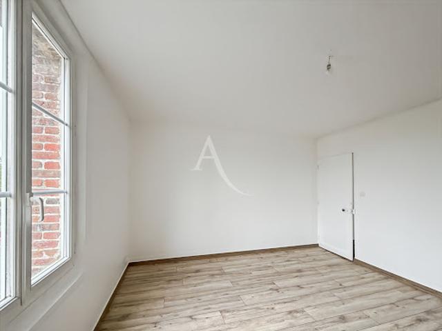 Location Appartement 4 pièces 75.89 m2 Charleval