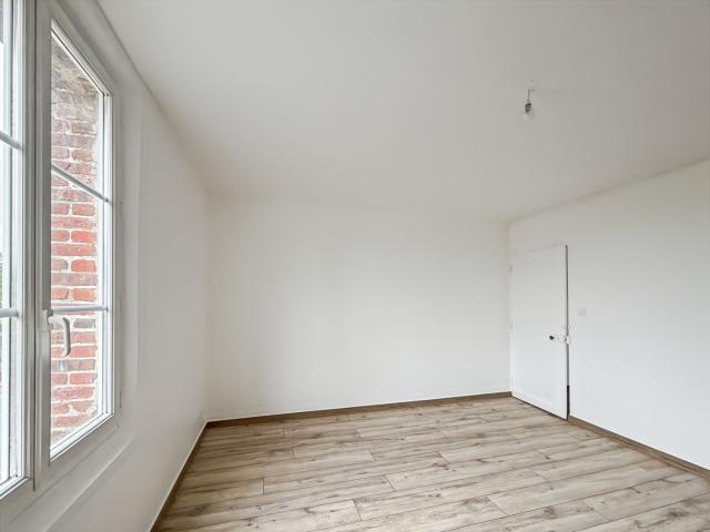 Appartement 4 pièces Charleval 75.89m² 750€ à louer
