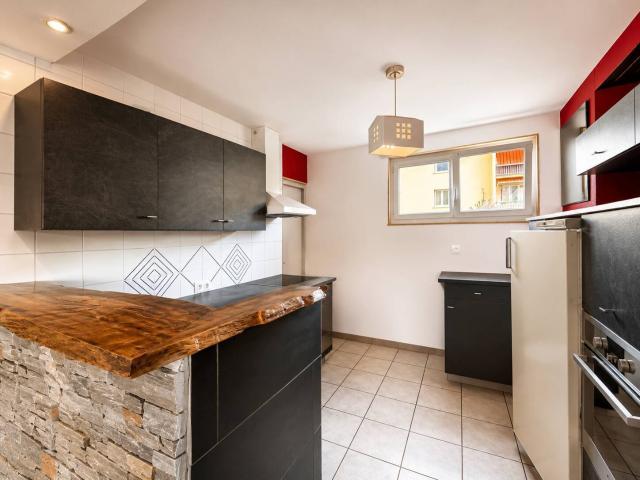Location appartement 4 pièces 75.8 m² à Thonon les Bains 74200 1 300 €
