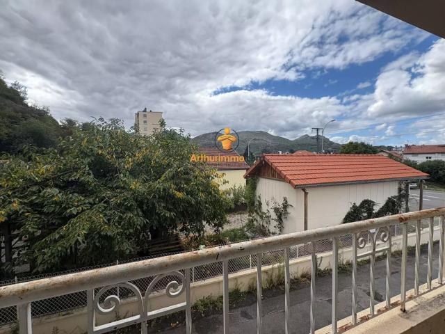 Location Appartement 4 pièces 75 m2 à Lourdes