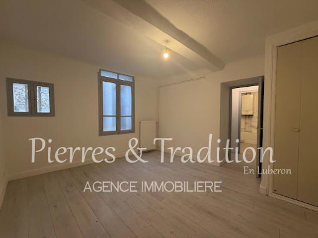 Location Appartement 4 pièces 75 m2 Apt