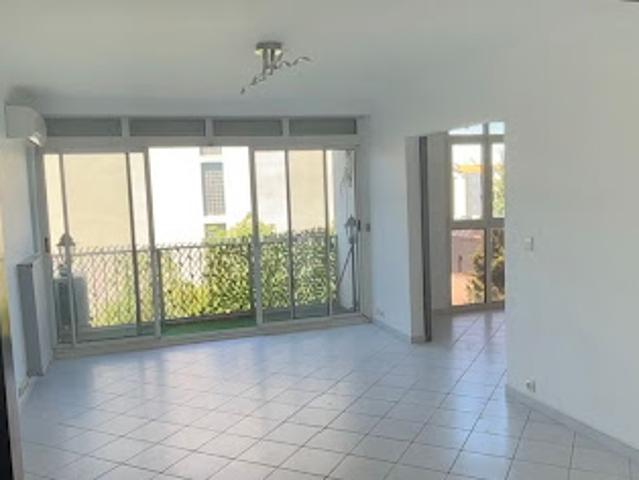 Location Appartement 4 pièces 75 m2 Marseille 10ème