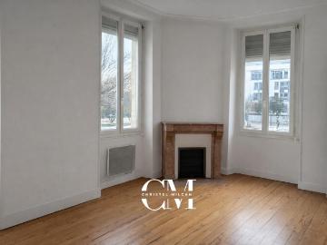 Location Appartement 4 pièces 75m² BORDEAUX 33000