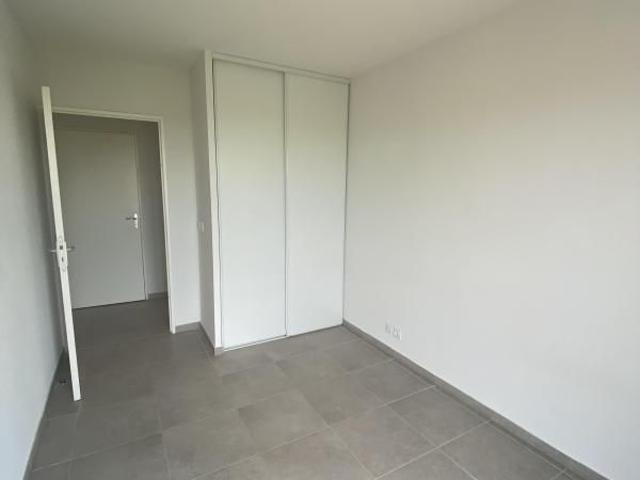 Location Appartement 4 pièces 75m² FREJUS 83600