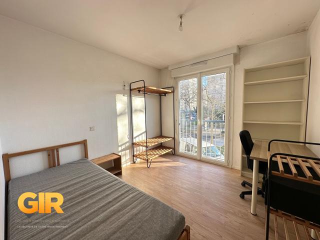 Location Appartement 4 pièces 75m² RENNES 35000