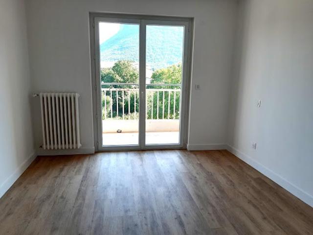 Location Appartement 4 pièces 76.72 m2 Laragne Montéglin