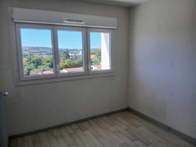 Location: Appartement 4 pièces 76 m2 – BETHONCOURT