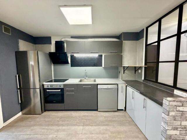Location Appartement 4 pièces 76m² ST LAURENT DU VAR 06700