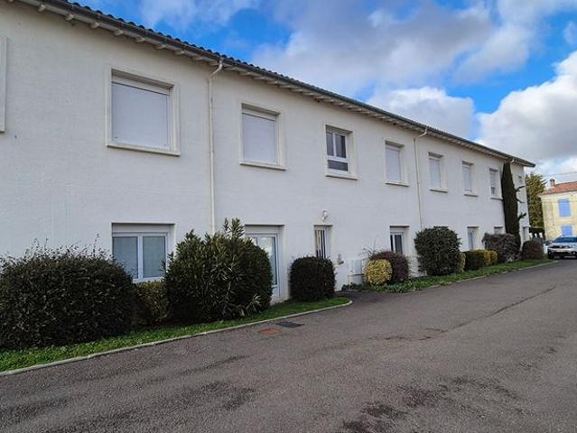 Location appartement 4 pièces, 78.79m², Saint Jean d'Angély