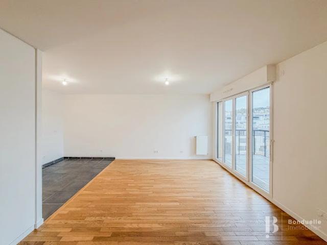 Location Appartement 4 pièces 78.7 m2 Suresnes