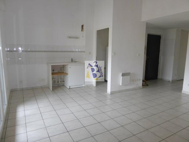 Location Appartement 4 pièces 78.82 m2 Angouleme
