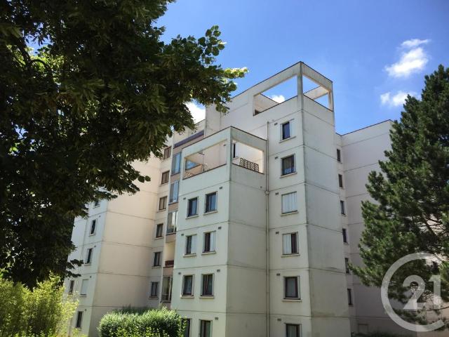 Location Appartement 4 pièces 78m² MONTIGNY LE BRETONNEUX 78180