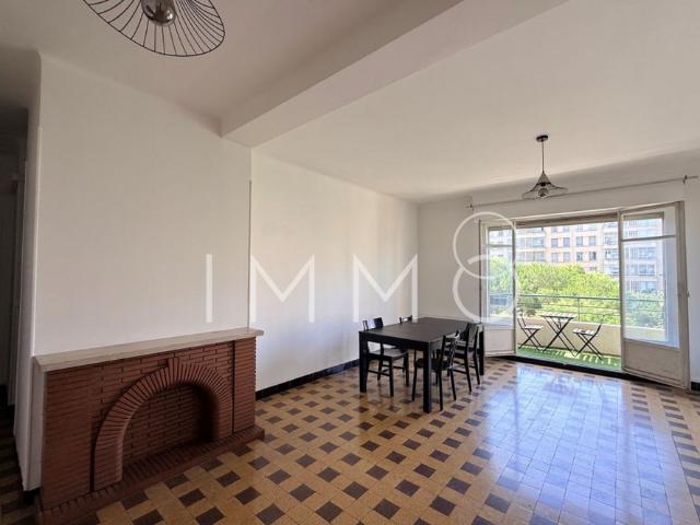 Location Appartement 4 pièces 78m² MARSEILLE 9ème