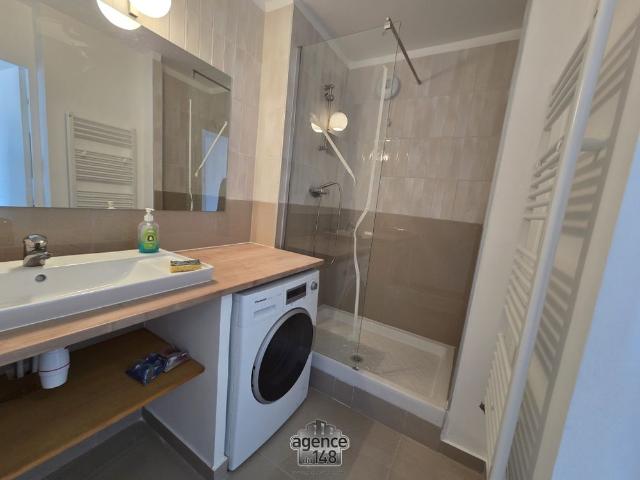 Location Appartement 4 pièces 78m² PLAN DE CUQUES 13380