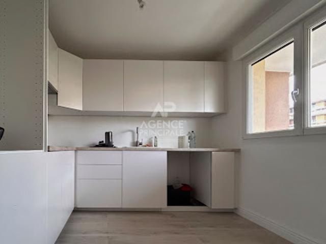 Location Appartement 4 pièces 79.97 m2 Poissy