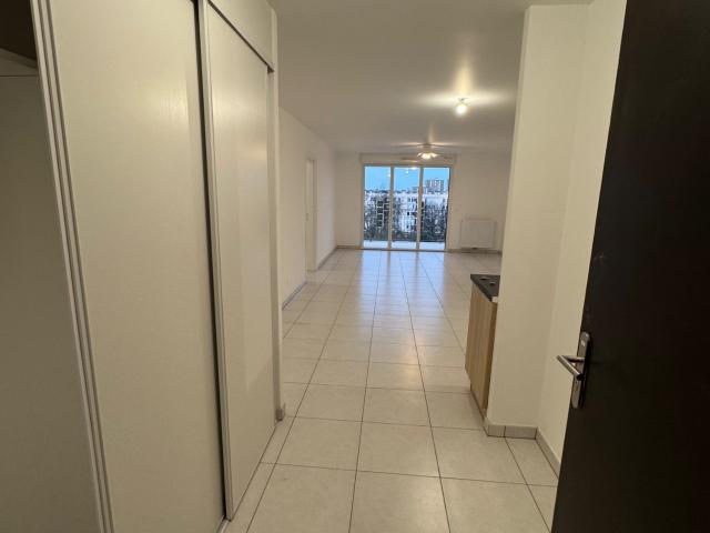 Location Appartement 4 pièces 79m² BORDEAUX 33800