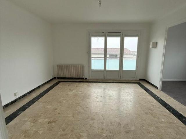 Location Appartement 4 pièces 79m² DECINES CHARPIEU 69150