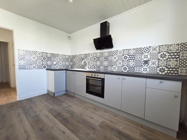 Location Appartement 4 pièces 79m² LA CHAPELLE ST LUC 10600