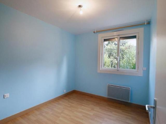 Location Appartement 4 pièces 79m² MILLAU 12100