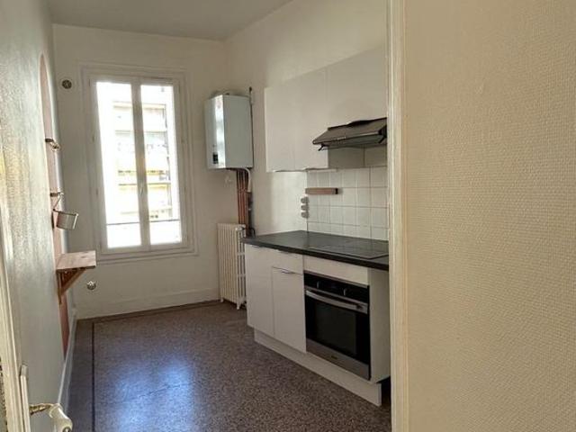 Location Appartement 4 pièces 79m² VICHY 03200