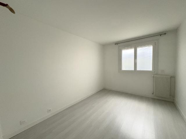 Location Appartement 4 pièces 79m² VILLEBON SUR YVETTE 91140