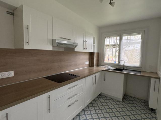 Location Appartement 4 pièces 79m² VILLEBON SUR YVETTE 91140
