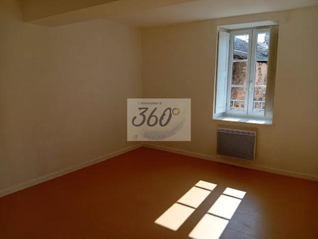 Location Appartement 4 pièces 83.65 m2 Matour
