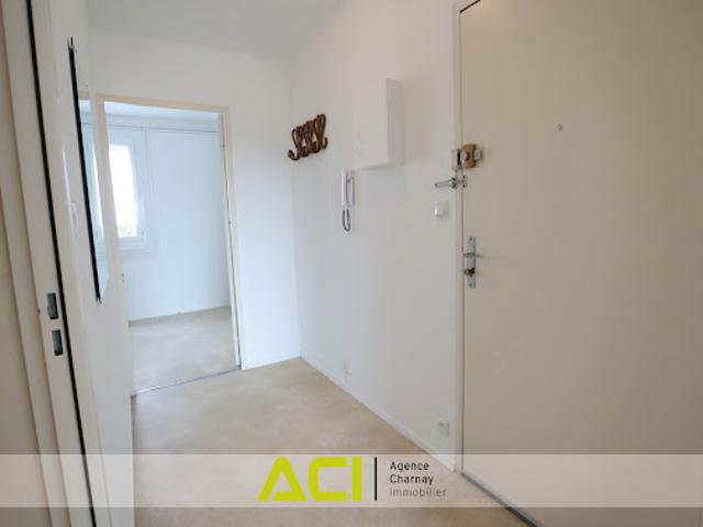 Location Appartement 4 pièces 83.33 m2 Charnay lès Mâcon
