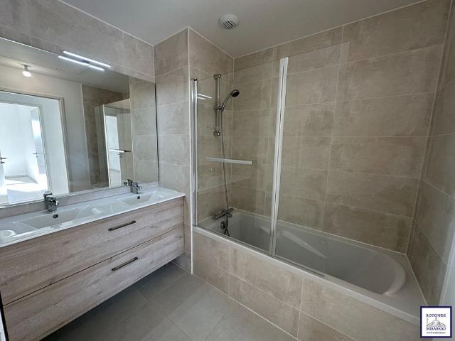 Location Appartement 4 pièces 83m²