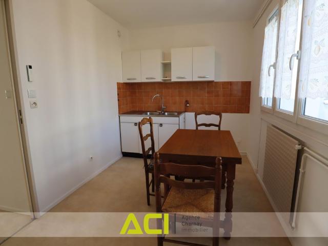 Location Appartement 4 pièces 83m² CHARNAY LES MACON 71850