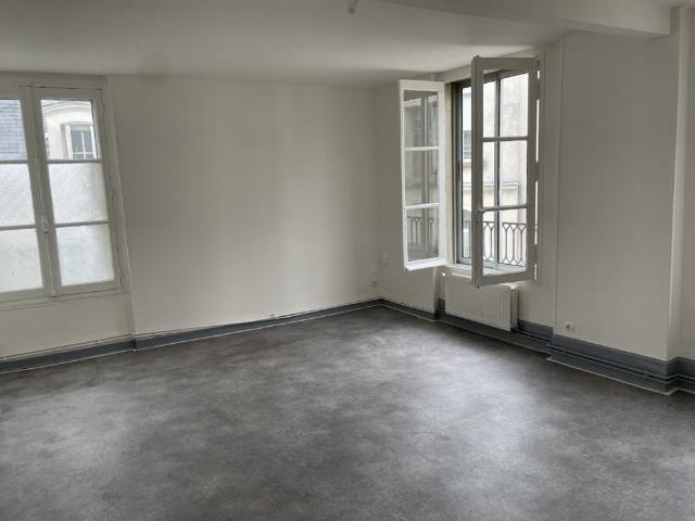Location Appartement 4 pièces 83m² CHATELLERAULT 86100