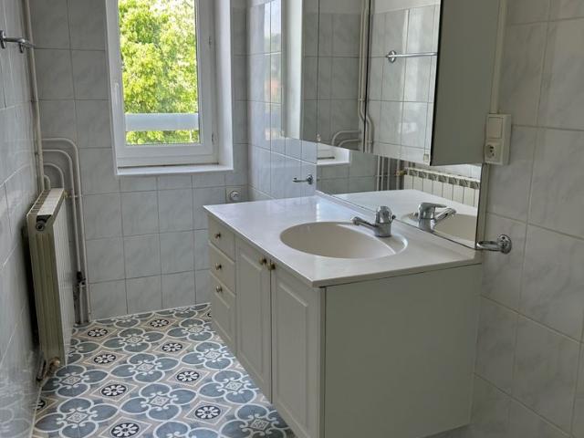 Location Appartement 4 pièces 83m² LAVARDAC 47230