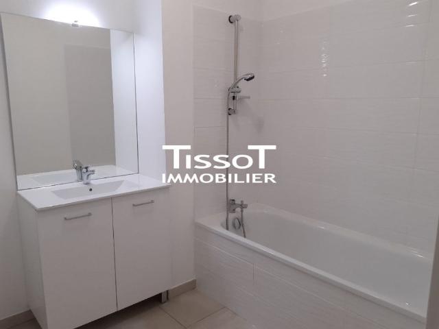 Location Appartement 4 pièces 83m² NIMES 30000