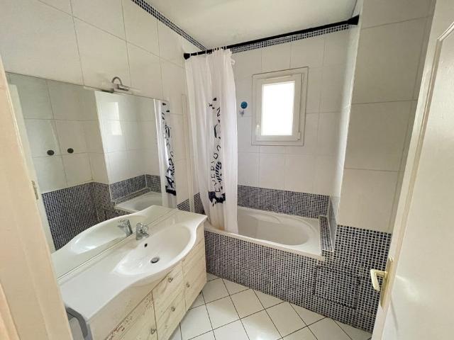 Location Appartement 4 pièces 83m² ST MAUR DES FOSSES 94100