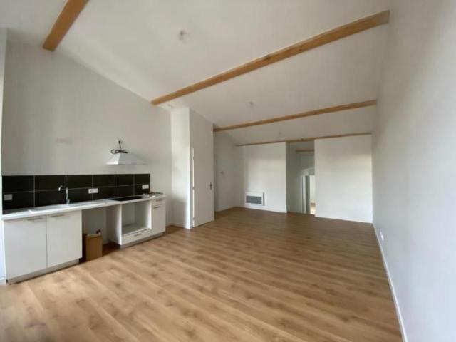 Location Appartement 4 pièces 83m² ROMANS SUR ISERE 26100