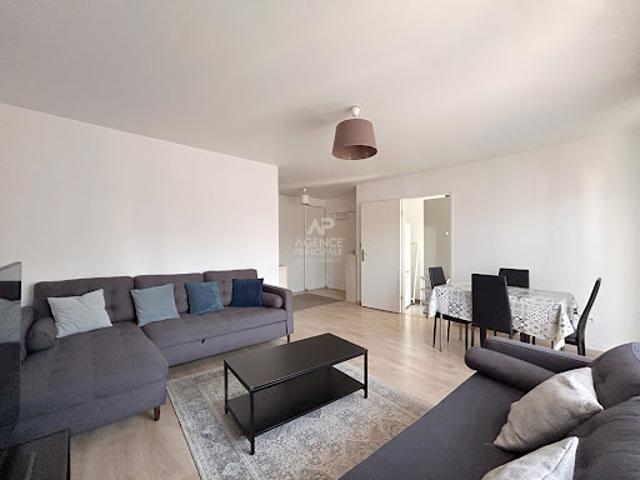 Location Appartement 4 pièces 80.63 m2 Poissy