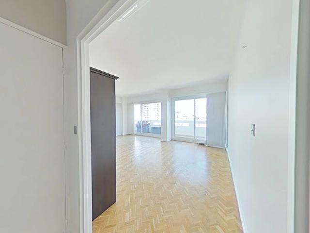 Location Appartement 4 pièces 80.15 m2 Paris 15ème