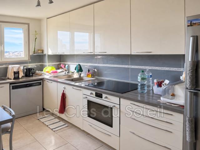 Location appartement 4 pièces 80 m² Toulon