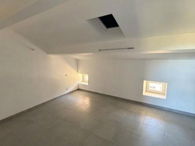 Location Appartement 4 pièces 80m² CHAMBONAS 07140