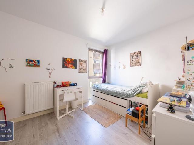 Location Appartement 4 pièces 80m² BORDEAUX 33100