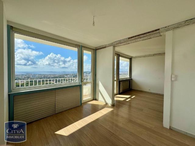 Location Appartement 4 pièces 80m² MARSEILLE 9ème