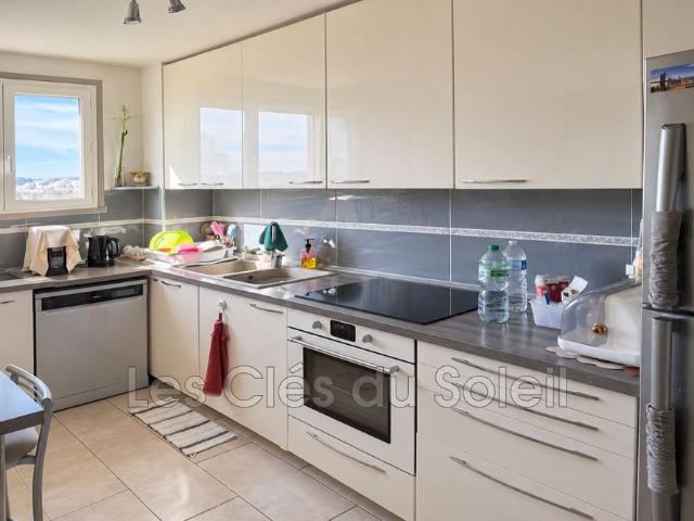 Location Appartement 4 pièces 80m² TOULON 83000