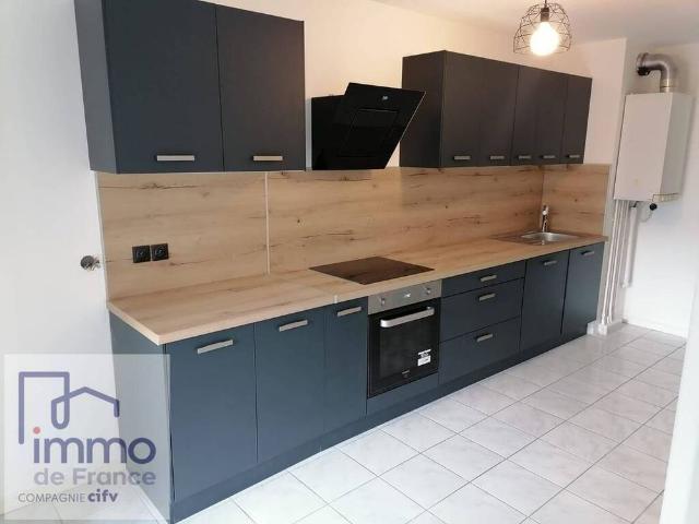 Location Appartement 4 pièces 80m² VIF 38450